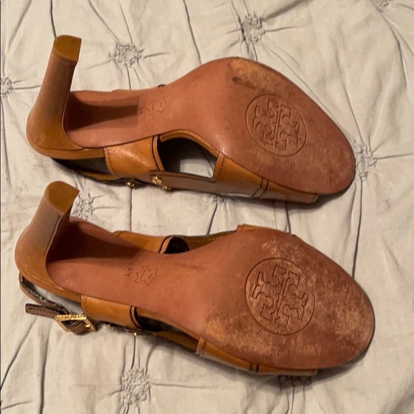 Tory Burch Tan Leather Heels - Picture 4 of 4